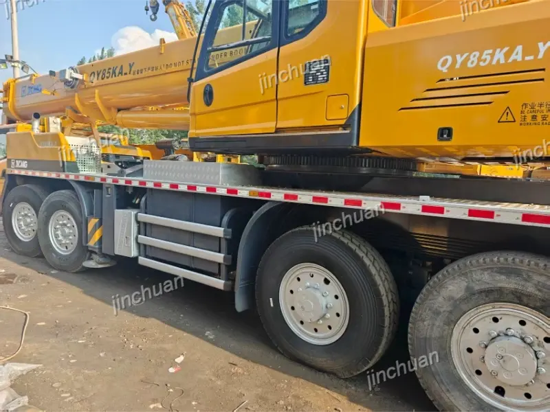 Used XCMG QY70K truck crane