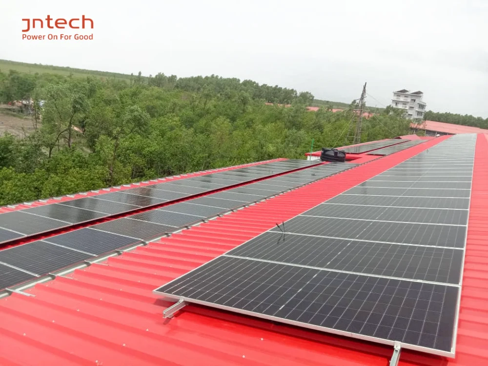 แผงโซลาร์เซลล์ขนาด 100kWp ของ JNTech ติดตั้งให้กับโรงงานบนเกาะ Bhashan Char ประเทศบังกลาเทศ เพื่อเพิ่มประสิทธิภาพการผลิตพลังงาน