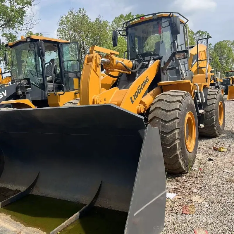 Used Loader 826H