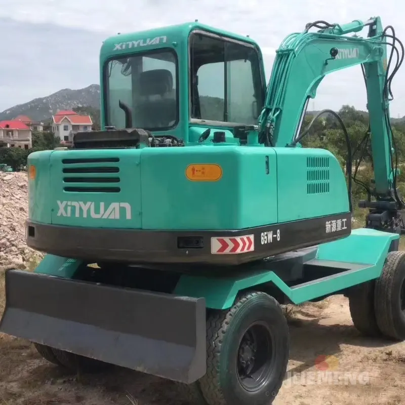 Used Wheel Excavator Xinyuan 65W-8