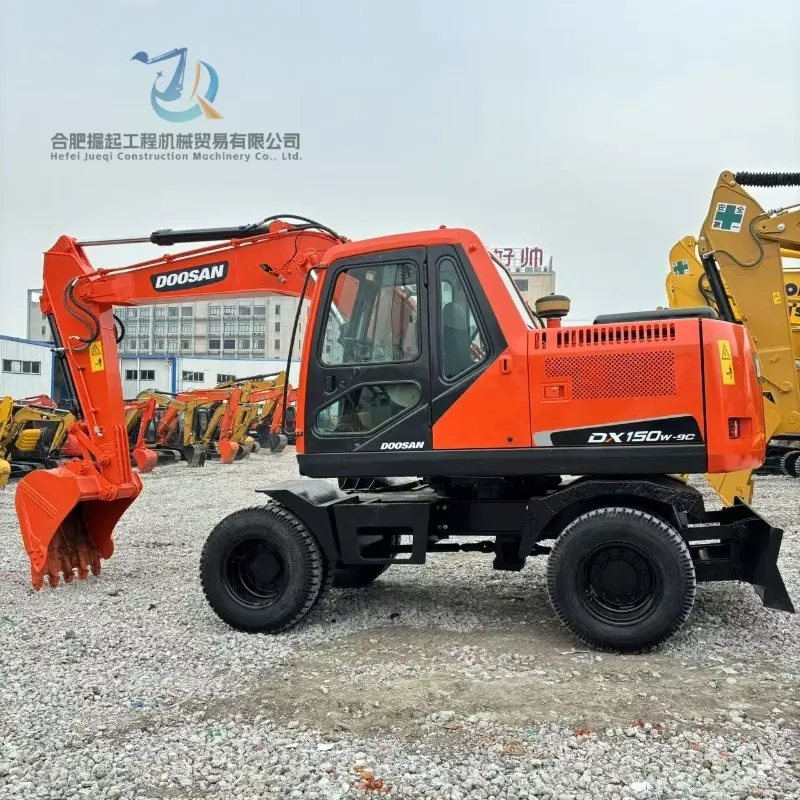 Hot Sale Wheel Type Doosan DX150W Used Excavator Sand Digging Equipment