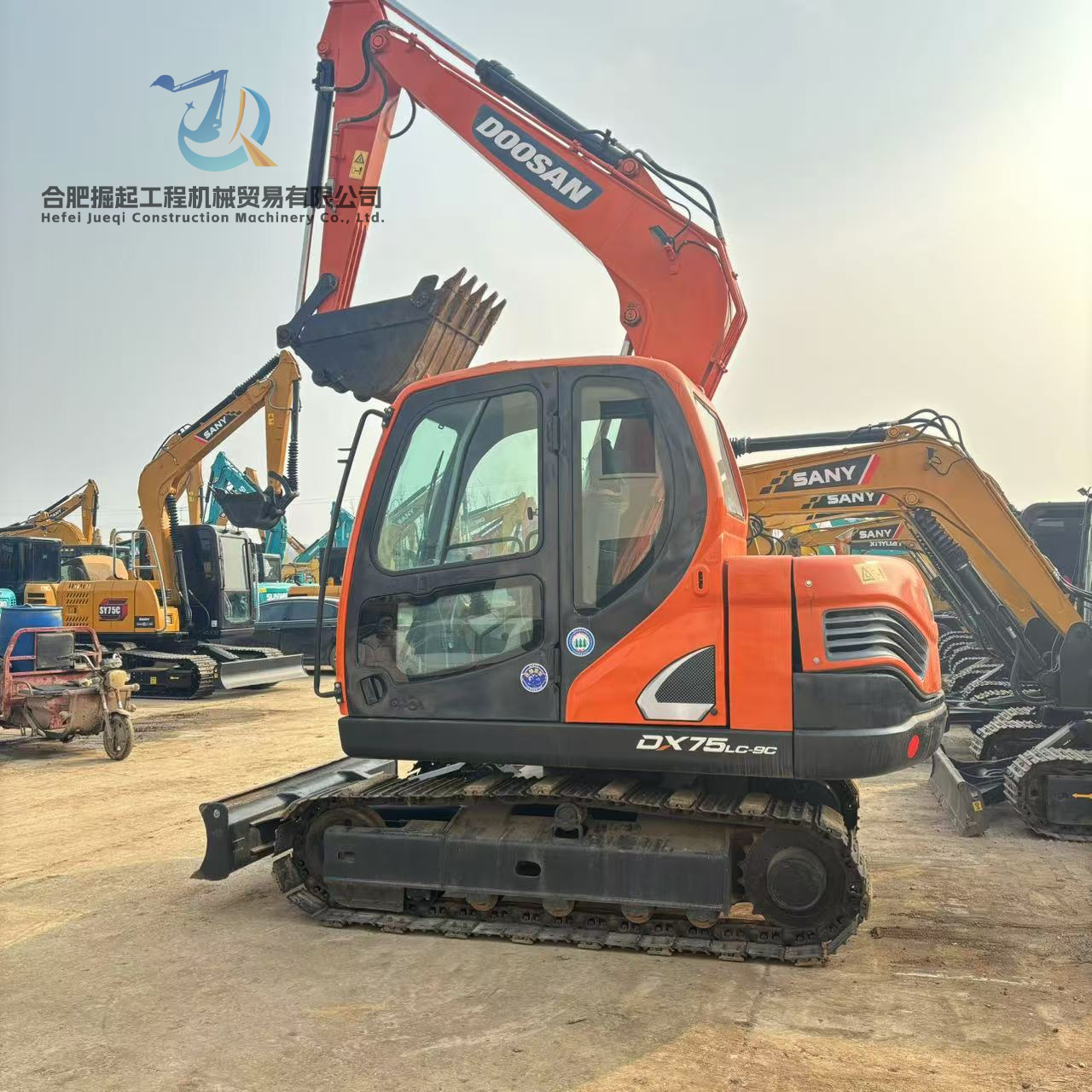 Pelle hydraulique de taille moyenne Doosan DX75LC-9 à vendre