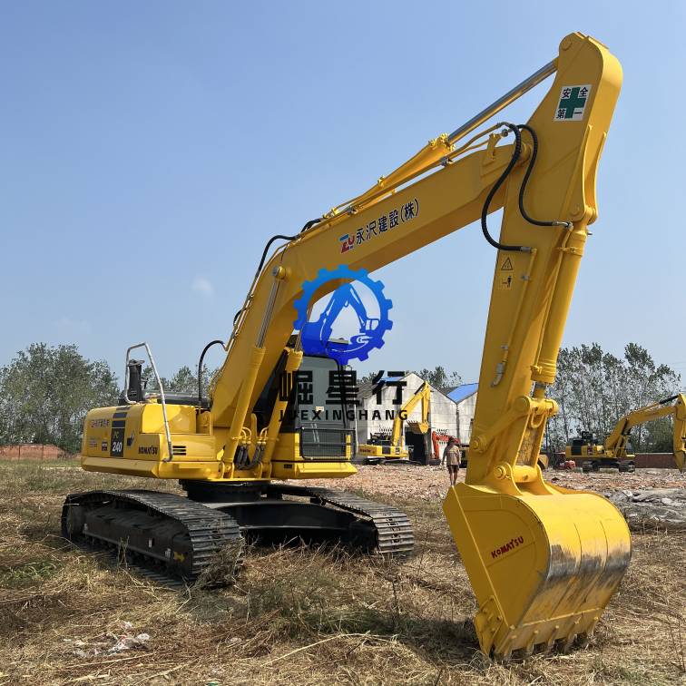 Second Hand Komatsu PC240 Excavator in Stock62312-2