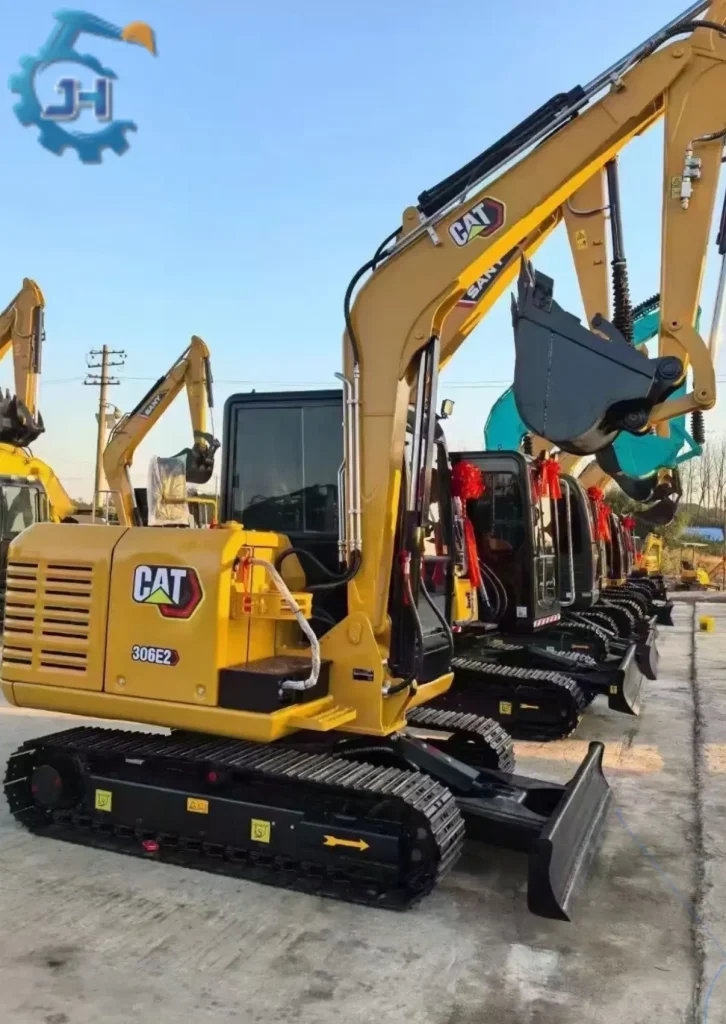 Escavadeira Cat306 usada