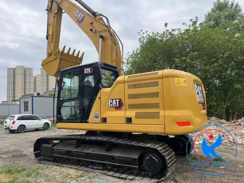 حفارات زاحفة من طراز Caterpillar CAT320GC مستعملة شهيرة في اليابان