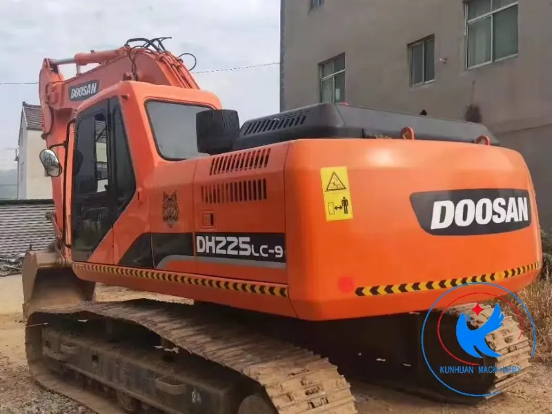 Used Doosan DH225LC-9 Excavator