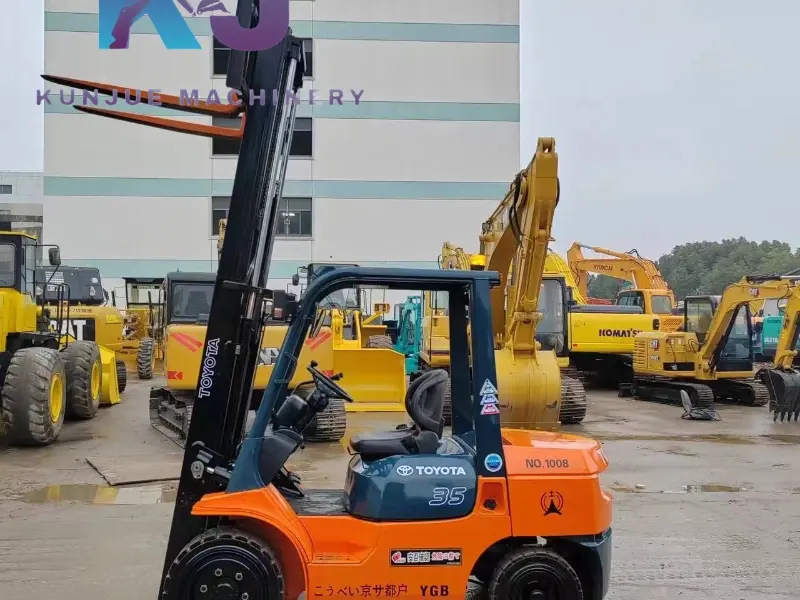 Chariot élévateur diesel à 4 roues TOYOTA FD35 d'occasion