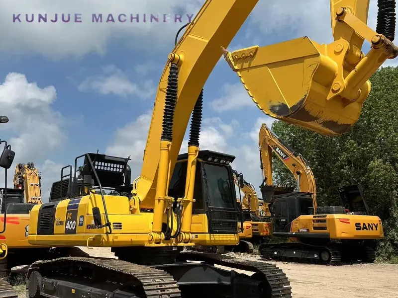 Pelle Komatsu PC400-8 d'occasion de 40 tonnes à faible nombre d'heures à vendre