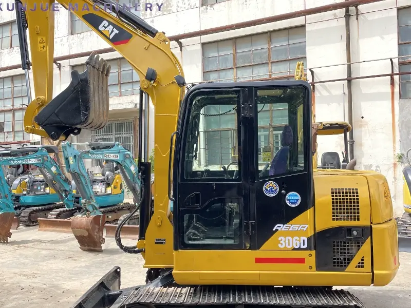 حفارة CAT 306D يابانية أصلية مستعملة للبيع