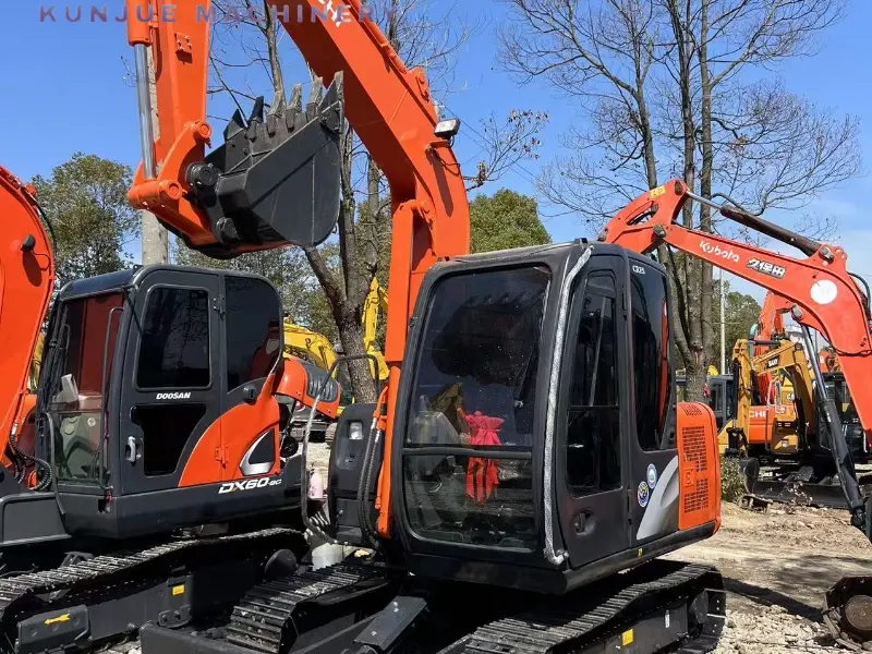 Escavadeira ZAXIS 60 original usada, venda a preço baixo