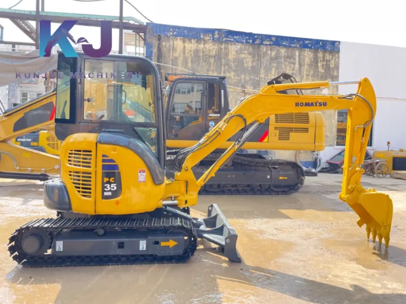 Excavadora hidráulica pequeña Komatsu PC35MR de segunda mano