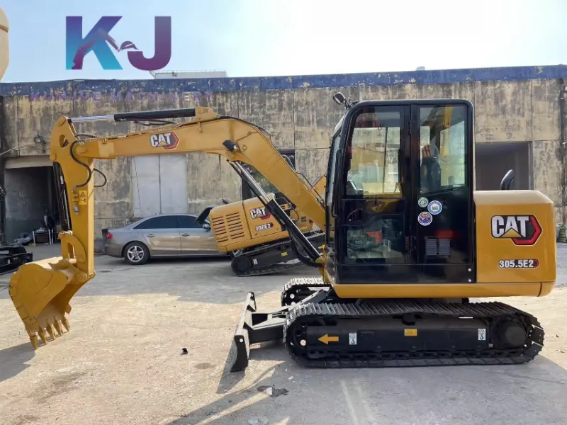 حفارة زاحفة مستعملة CAT 305.5E2 5.5 طن بأقل سعر