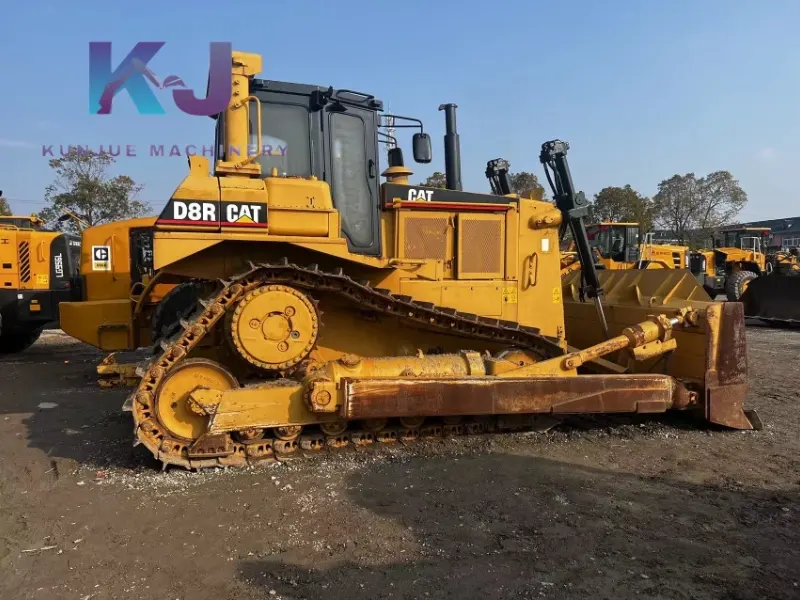 Used CAT D8R Large bulldozer with high performance