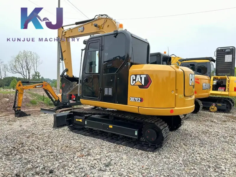 حفارة كاتربيلر مستعملة من نوع Cat307E 7ton متوسطة الحجم للبيع