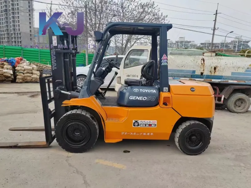 Used TOYOTA FD50 forklift is hot selling in China