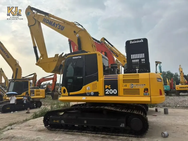 Competitive Price Used PC220 Excavator Powerful Excavator Equipment Global Supply