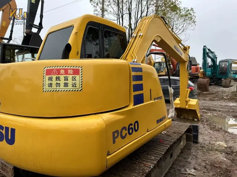 Low Price Used PC60-7 Excavator Engineering Machinery Supplier