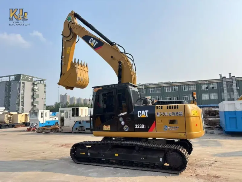 Second-hand Caterpillar 323D Excavator Medium Size