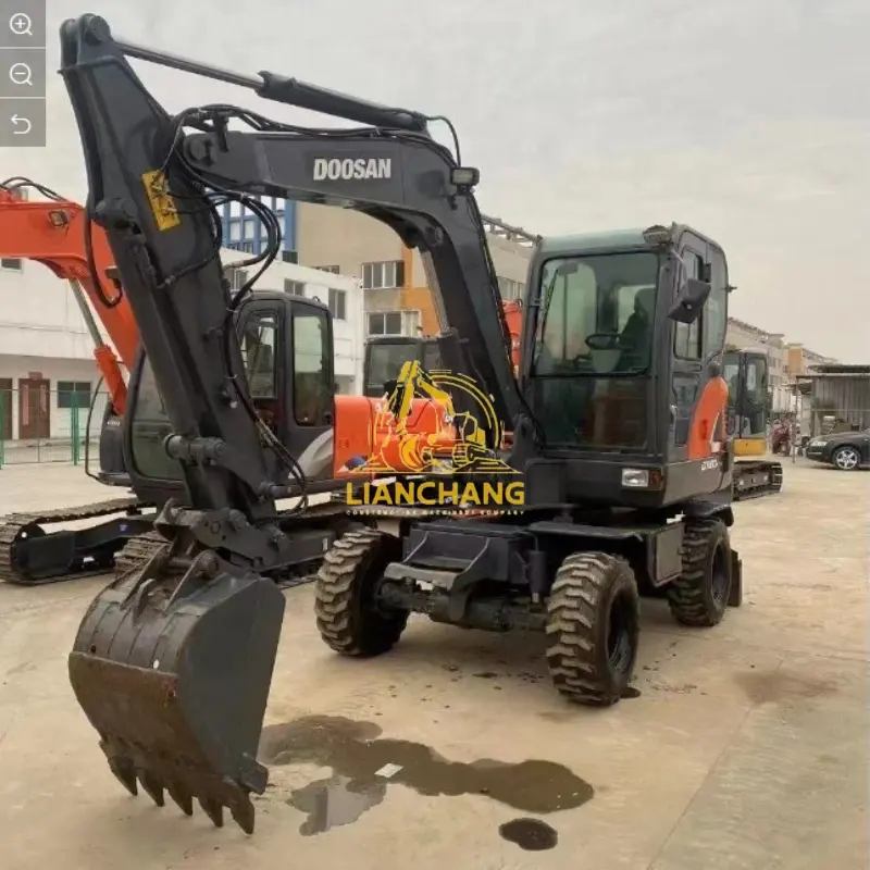 2022 Used DOOSAN DH60 Excavator used doosan dx60 for sale