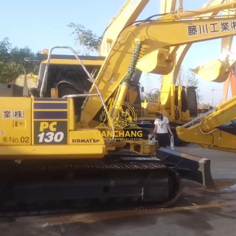 حفارة متوسطة الحجم عالية الكفاءة من طراز Komatsu PC130-7 من اليابان