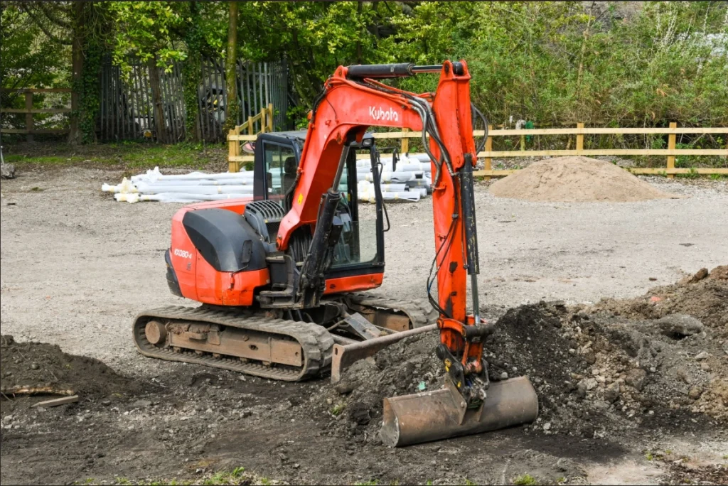 Mini vs. Large Used Excavators: How to Choose the Right Size for Infrastructure Projects 1 Used Kubota Mini Excavator