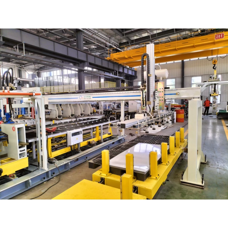 Metal sheet forming line