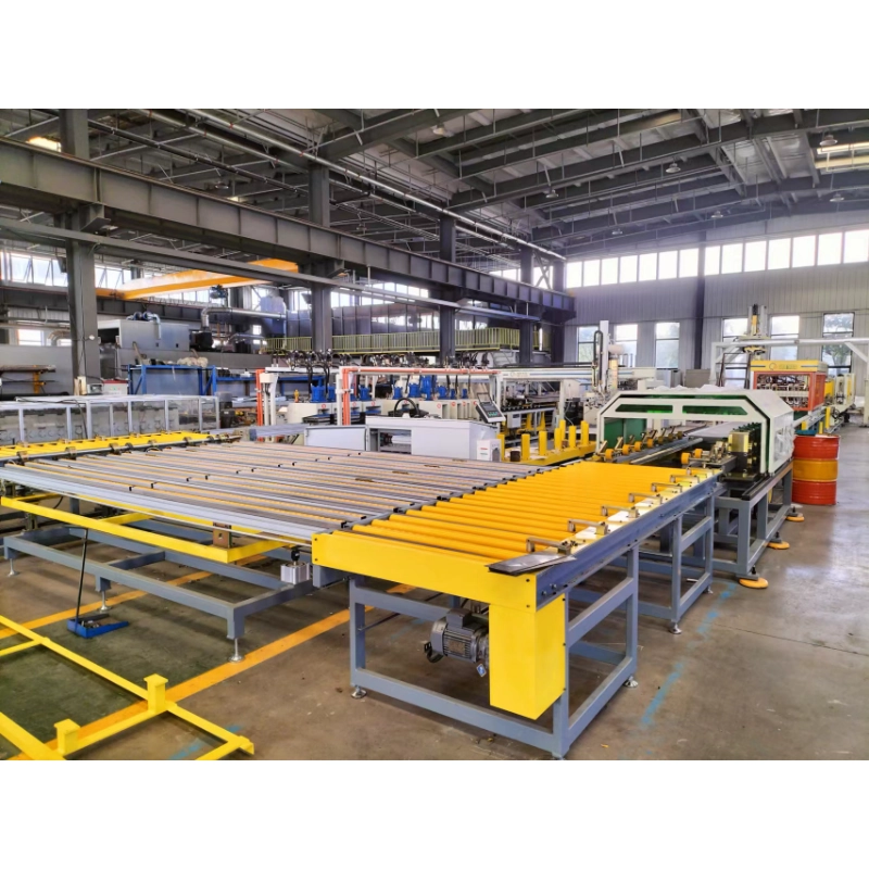 Metal sheet forming line 