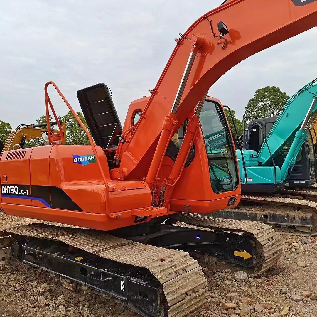 Used Excavator Doosan DH150 the lowest price