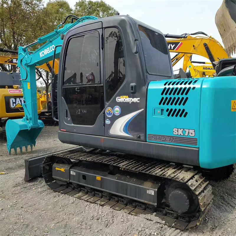 Original High-quality Kobelco Sk75 Excavator Japan Multifunctional Crawler Excavator 7.5 Tons For Sale