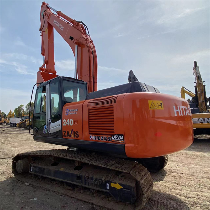 Used counstruction equipment Hitachi Ex240 Low Hours, Excellent Condition, Ready to Work