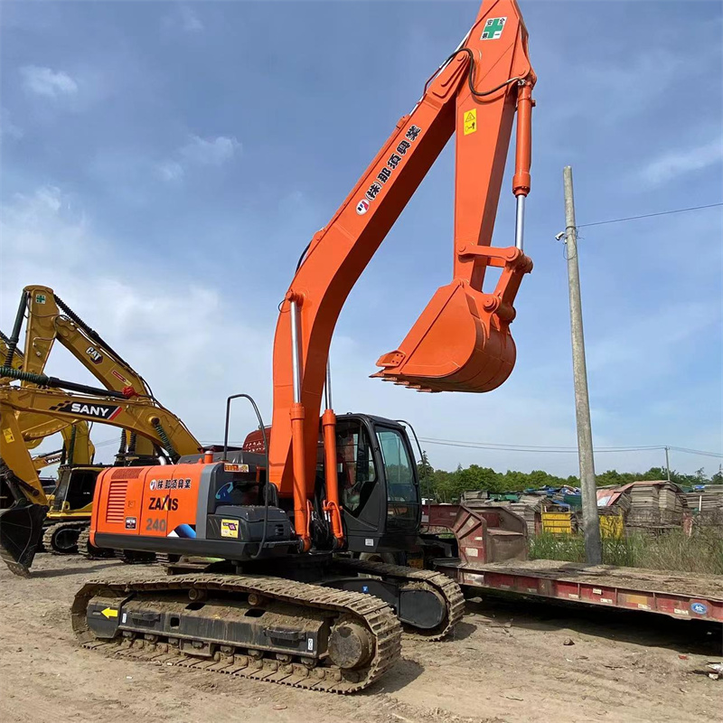 Used counstruction equipment Hitachi Ex240 Low Hours, Excellent Condition, Ready to Work