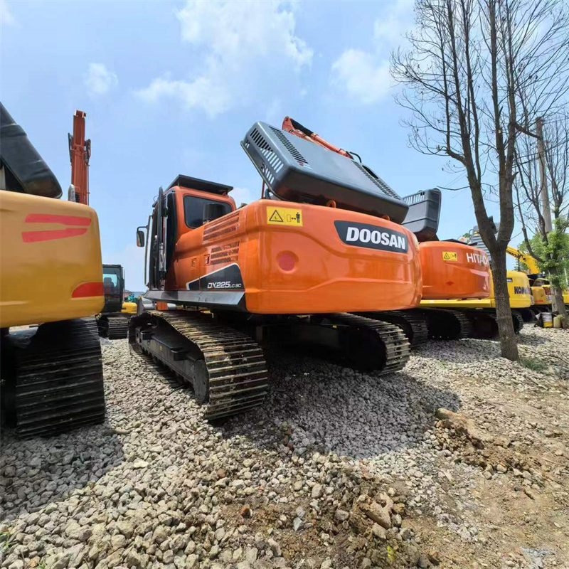 New Arrival Secondhand Doosan DX225 Excavator in Good Performance for  Sale