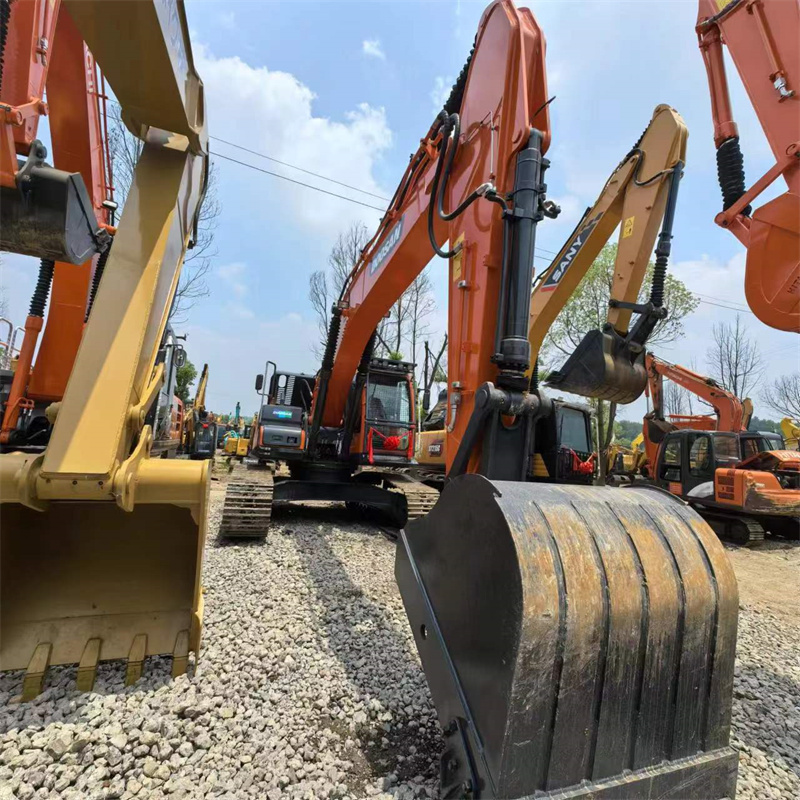 High Quality Doosan Dx225 Used Excavator with Excellent Working Condition