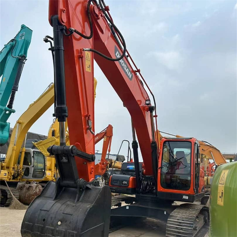 New Arrival Original Japan Doosan DX225 Excavator with High Quality For Sale