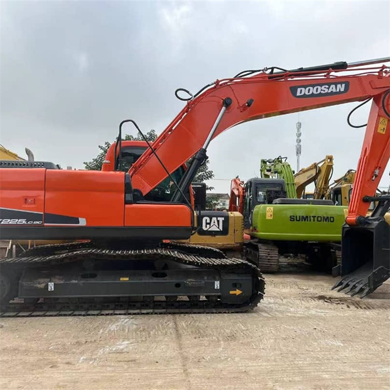 New Arrival Secondhand Doosan DX225 Excavator in Good Performance for Sale