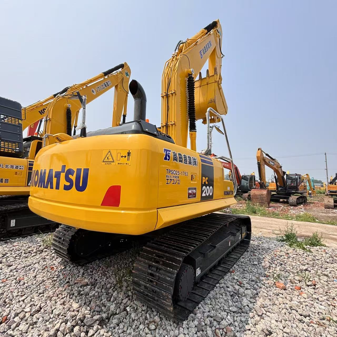 Лучшая цена на японский экскаватор Komatsu Pc200 20 тонн, оригинальная бывшая в употреблении строительная машина Komatsu на продажу 2 Best Price Used Japan Made Komatsu Pc200 20Ton Excavator Original Secondhand Construction Machine Komatsu for Sale
