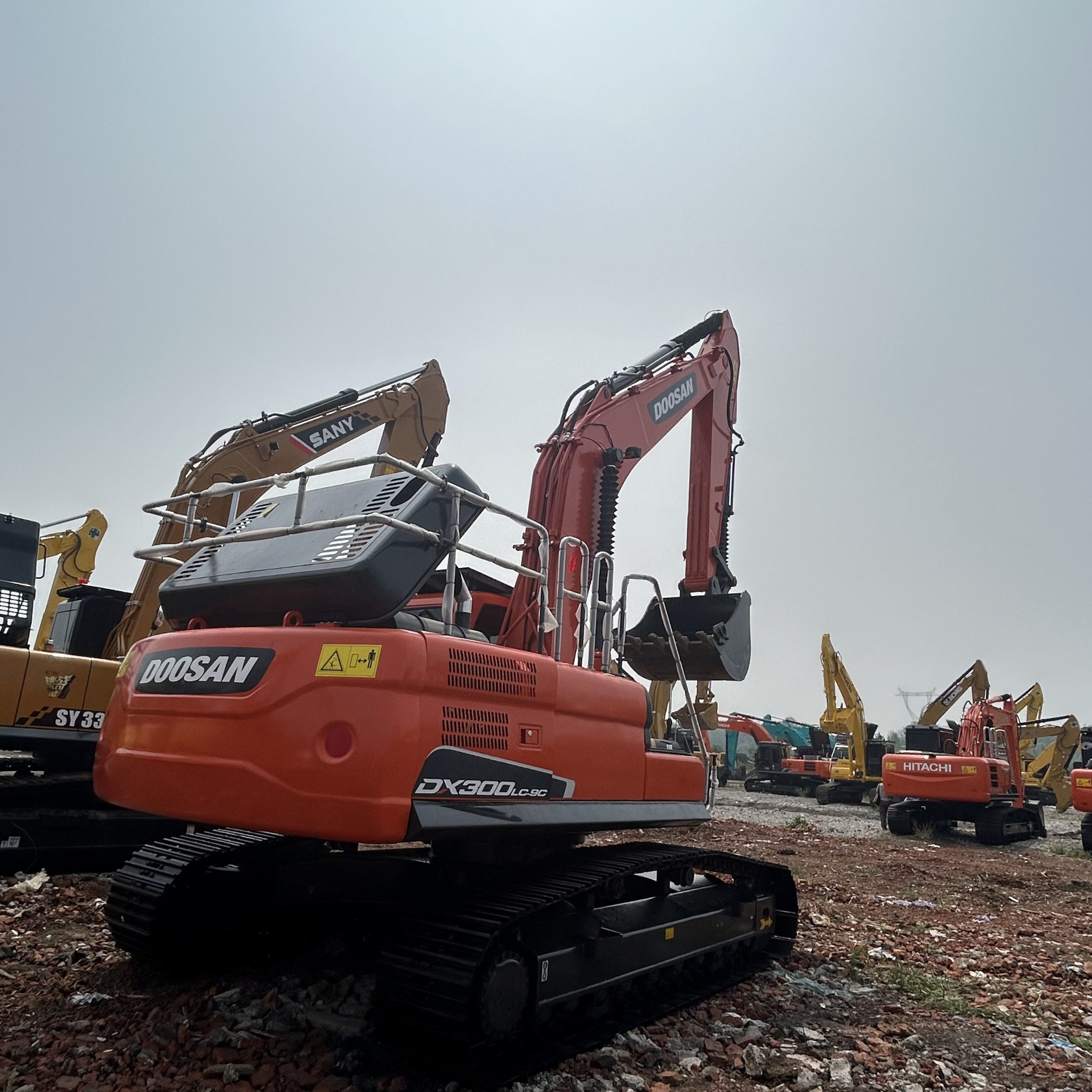 Orignal Best Price Secondhand Doosan DX300 Excavator 30Tons Digger in Nice Condition