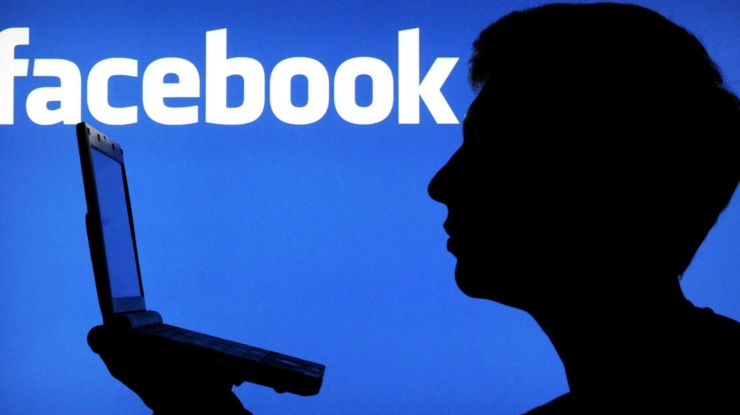 对于长决策周期的B2B产品，Facebook更适合通过持续内容和再营销培育客户，而不是依靠一次广告直接带来成交