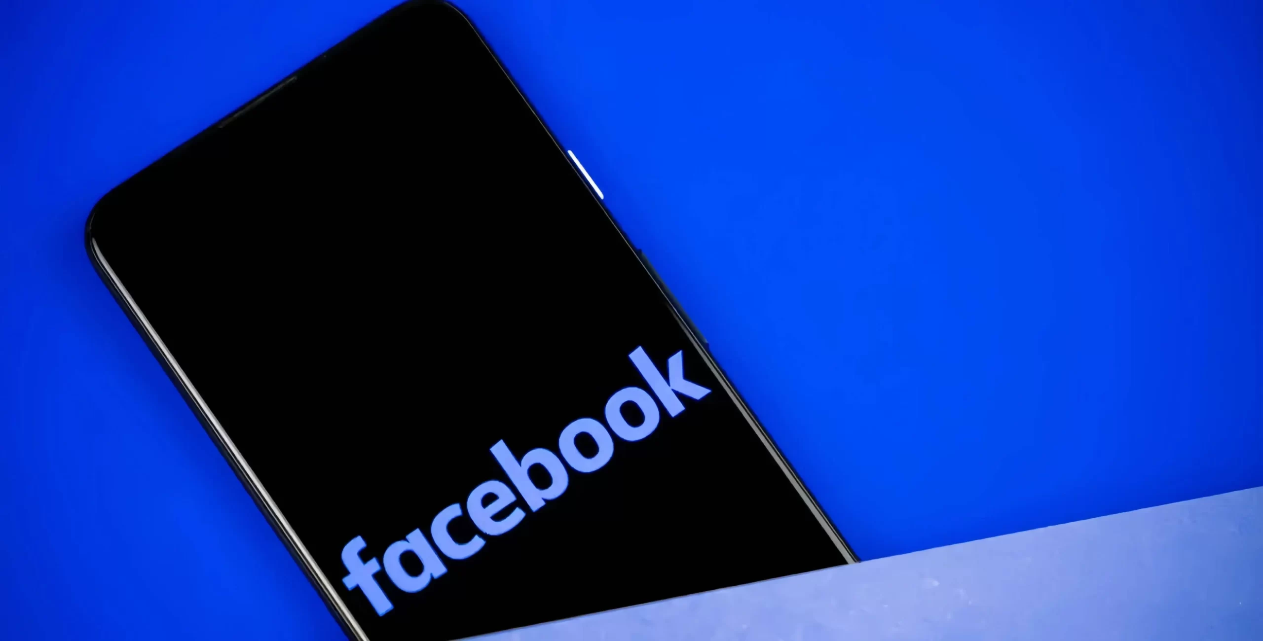 Facebook主页上的验证徽章，可以帮助用户更容易识别品牌或企业的官方主页。