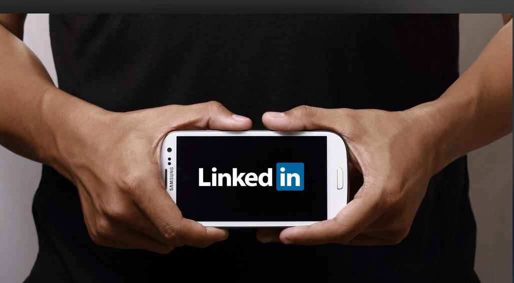 如何通过科学的LinkedIn客户关系管理，将一个陌生的联系人转化为长期稳定的海外采购商，才是企业实现业绩持续增长的关键。