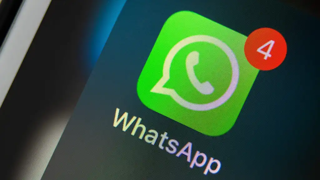 相比于让客户手动复制一长串电话号码去添加好友，WhatsApp二维码和短链接能直接打破这一沟通壁垒。