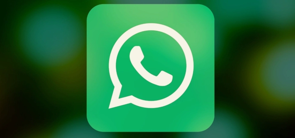企业可以考虑使用 WhatsApp 营销工具或 SCRM 系统，集中管理客户信息、沟通记录和跟进任务，减少重复操作，提高日常客户管理效率。