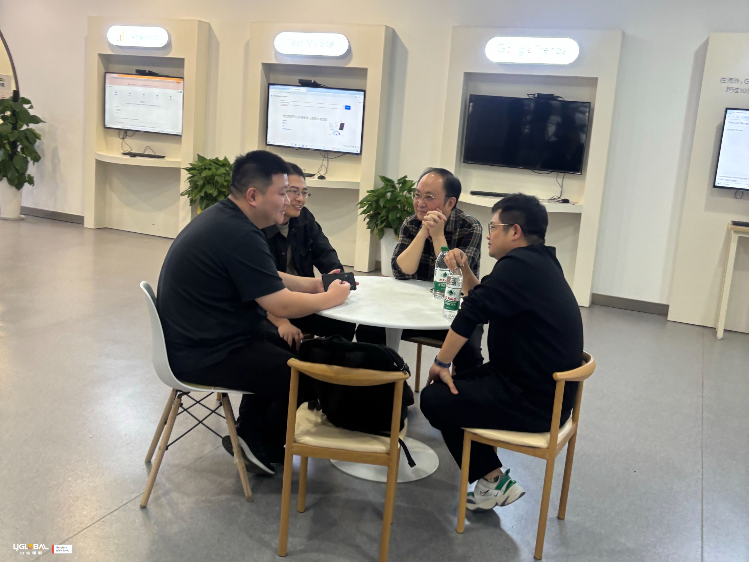 结构化数据可以帮助搜索系统理解页面内容,但不能代替高质量内容,也不能保证页面一定被AI引用