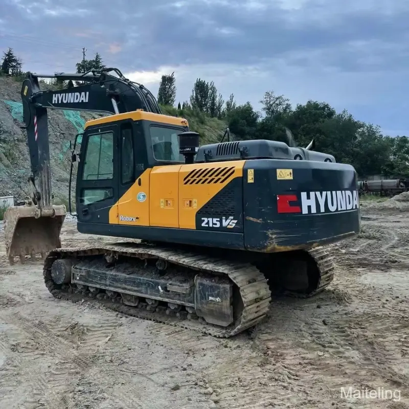 Cost Efficient Used Hyundai 215 Hydraulic Excavator Sand Digging Machine Dealer