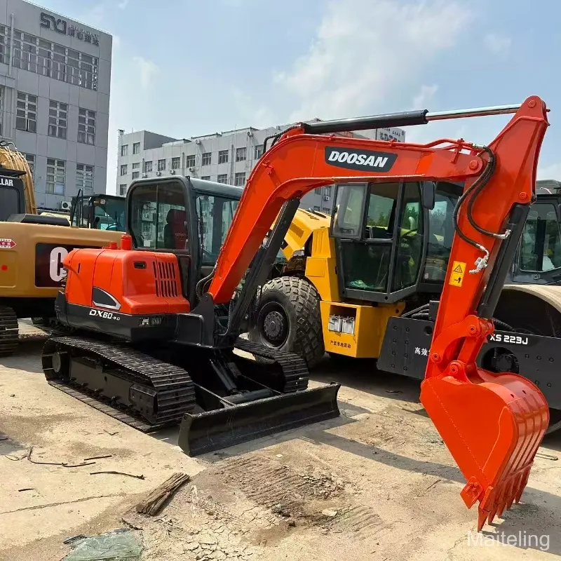 Original Used Doosan DX60 Small Excavator For Sale