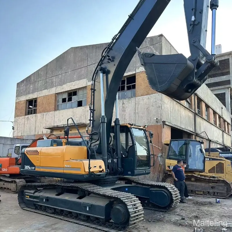 Second Hand Hyundai 305 Excavator Construction Equipment Powerful Durable Bulk Supplier