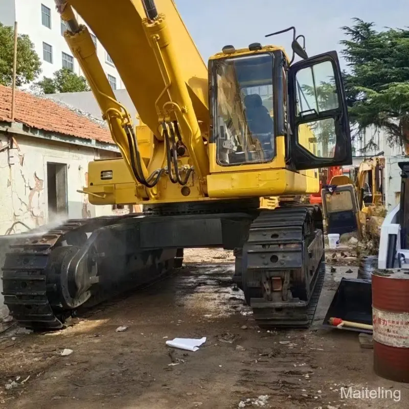 Second Hand Komatsu 800 Excavator Heavy Construction Equipment Powerful Durable Exporter