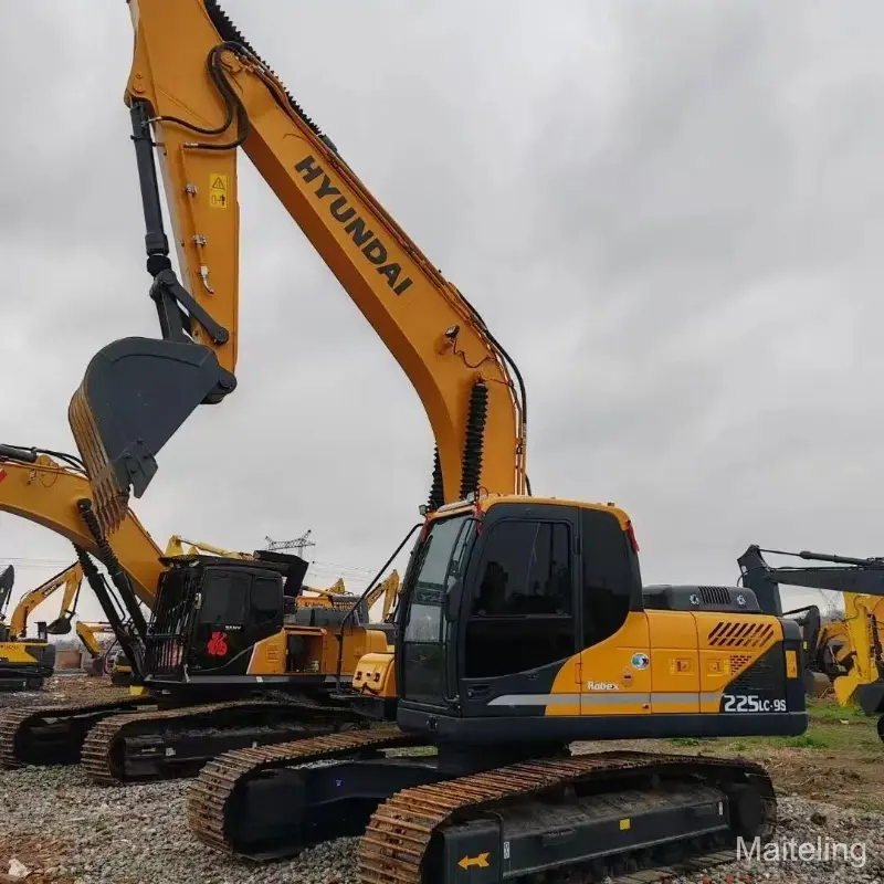 Used Hyundai 225 Medium Excavator Construction Machine For Sale High Cost Performance