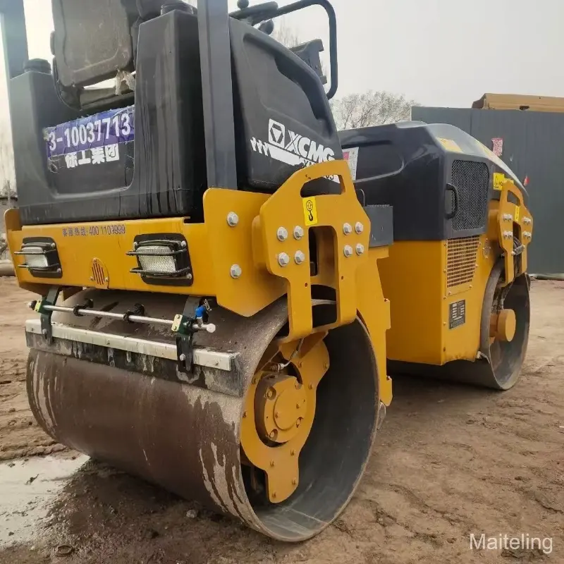 Used XCMG XMR303 Mini Road Roller Compactor Vibratory Drum Supplier
