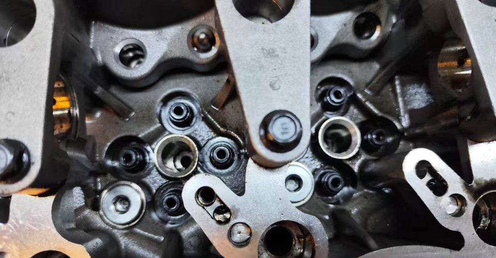 Z20S Cylinder Head Valve Guide Oil Leakage Analysis